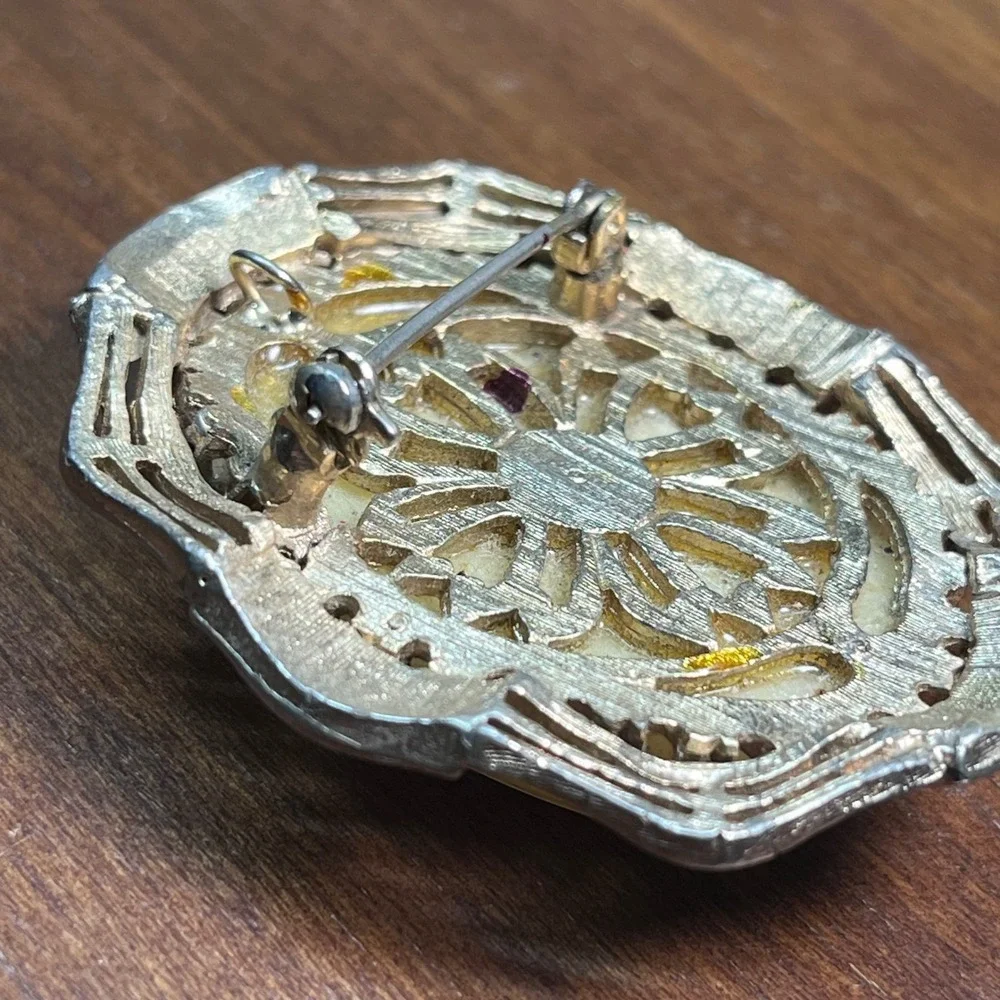 Vtg Gold Tone Pressed Flower Resin Brooch Pendant Mid Century Botanical Pin